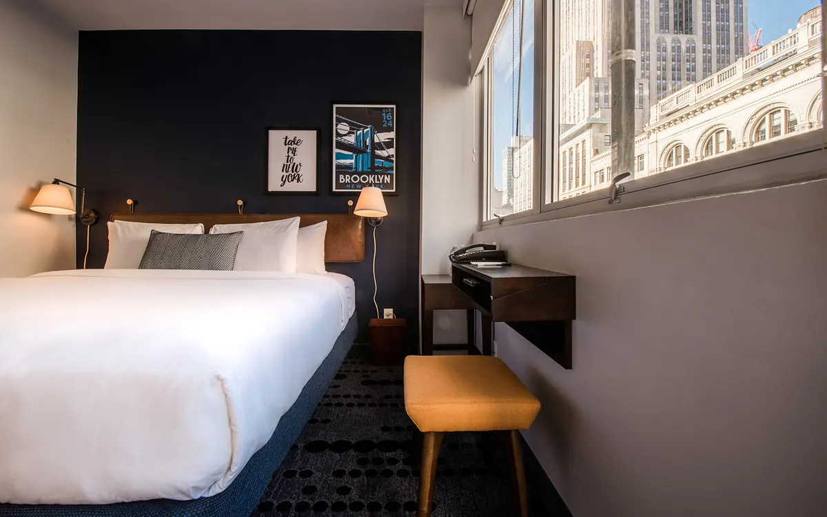 Contemporary Queen - Image 1